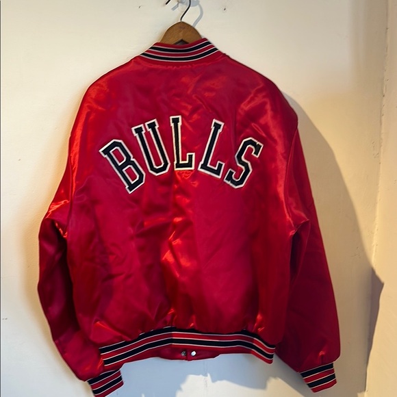 Vintage Chicago Bulls Red Satin Jacket - Picture 3 of 6